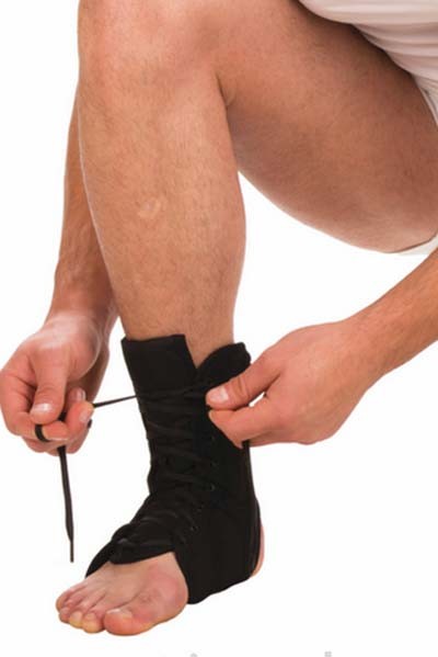 Бандаж фиксирующий на голеностоп с ребрами жесткости (со шнуровкой)